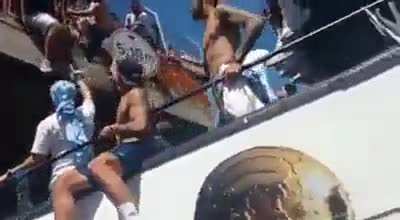 man falls from Arg bridge