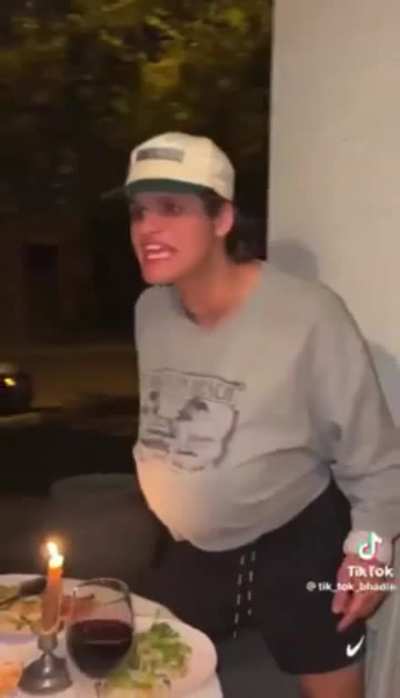 Ding dong ditch babyyyyyy