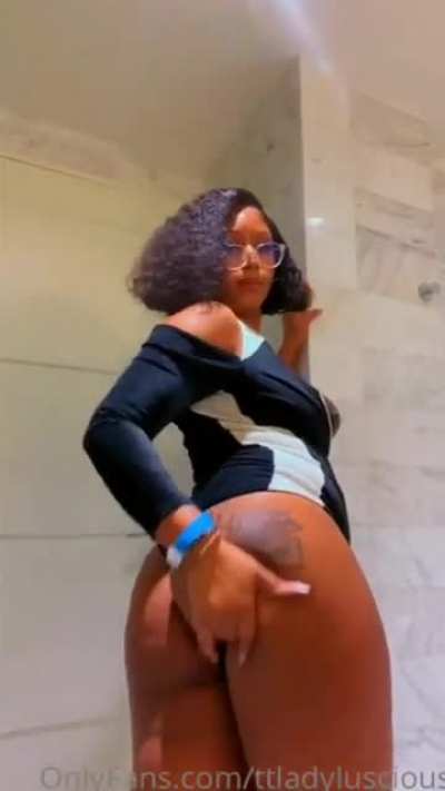 Lady l twerksum