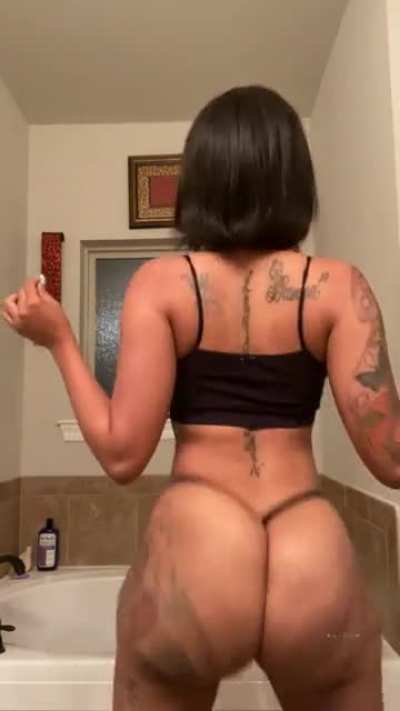 Slim thick🍑🤌🏾