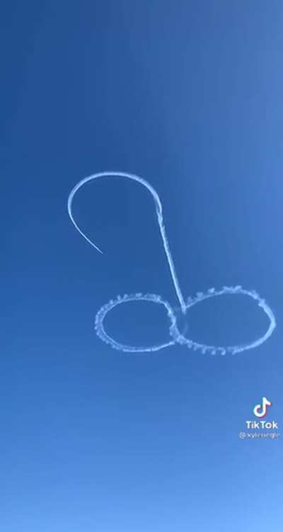 Pilot is drawing a giant penis in the air