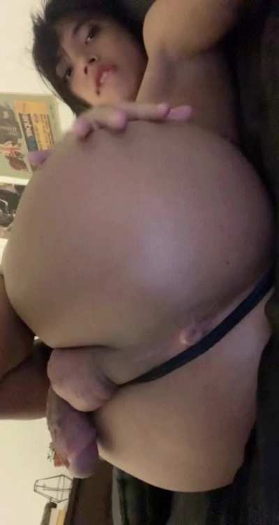 18 vers femboi need someone to jerk off and talk/play with dm for snap! :)