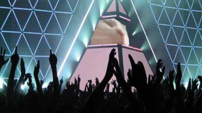 vibin to daft punk