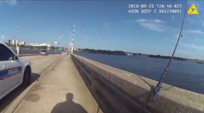 Florida cop’s bodycam captures suspect throwing victim off a fishing bridge. the perpetrator tries to lie his way out of it when arrested by cop.