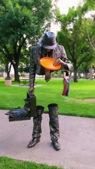 Neat concept for a statue