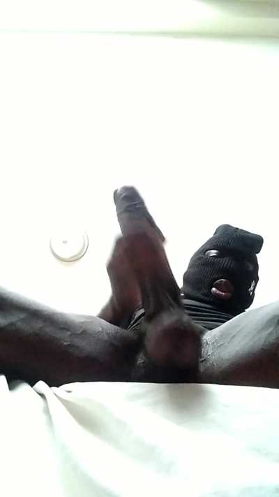 Any throats available to help 🤭(M21)