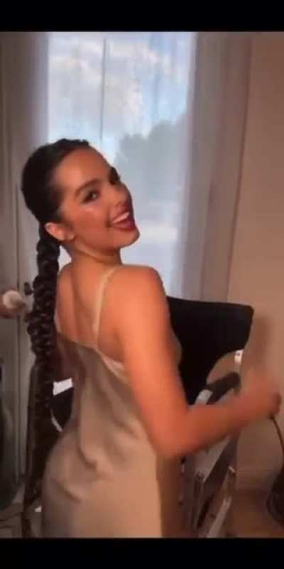 🍑 👀