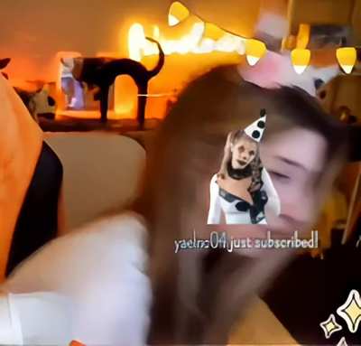 Frivvi walking off cam in her underwear