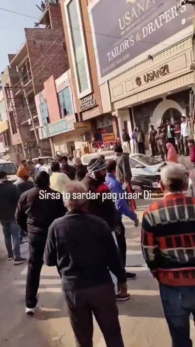 Paji kadi hass bhi liya karo