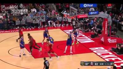 Fred VanVleet's Curryesque 3rd quarter highlight