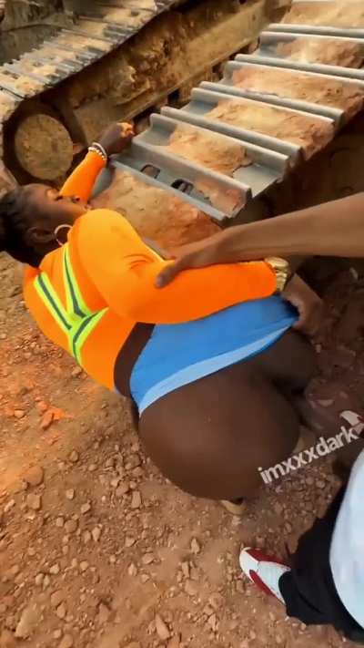 Ebonybaddies.com / Smashed at the construction site