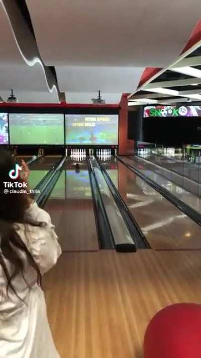 A better bowling shirt than Charlie's..