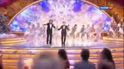 This Video seems from a parallel universe... (2013; Soloviev dances to Zelenksy´s live performance)