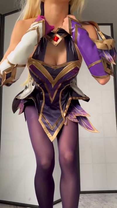 Coven Ahri showing her fit body ,(by Peach<wbr>yAznG<wbr>irly)