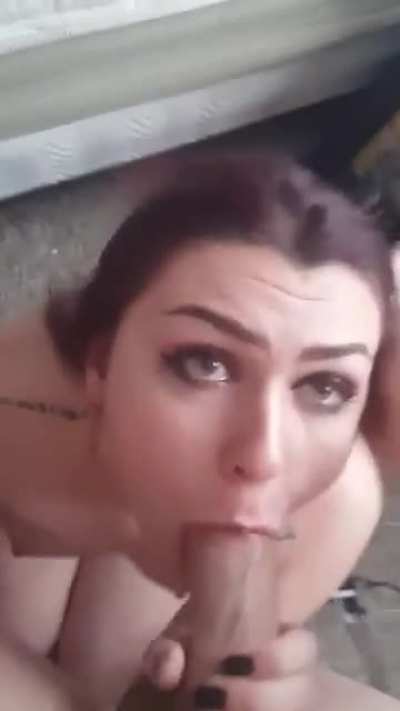 Trashy blogger sucks cock like it owes her something. All for the clicks.