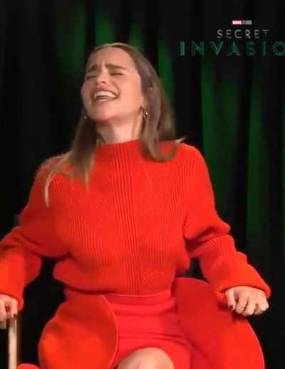 I need Emilia Clarke to bounce on my 🍆