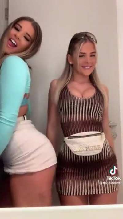 Two cuties with some juicy 19yo bootys
