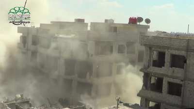Opposition tunnel bomb fails to fully destroy its intended target building - Jobar, Damascus - 2014