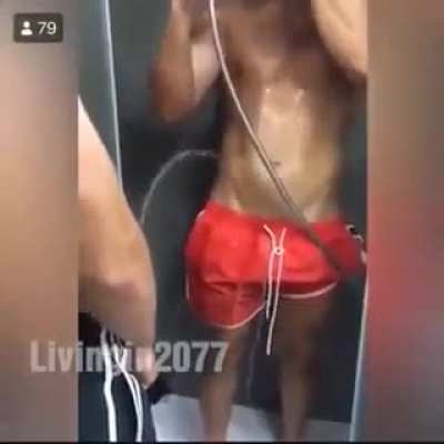 Never take shower with your frnds. 😂😂