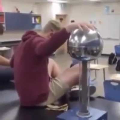 Hahaha get it guys, Jawsh is holding onto 500,000 volts of electricity, hahaha get it? Because josh?