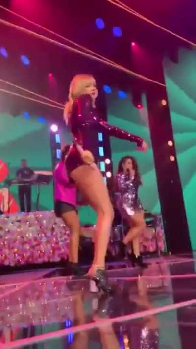 Dam pt 2 if only it was closer to show that wonderful 🍑