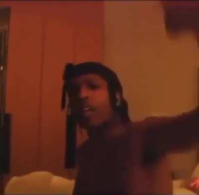 DEO niggas when YRG niggas start spamming in da chat