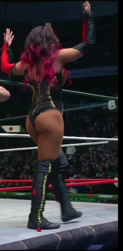 Mercedes Moné