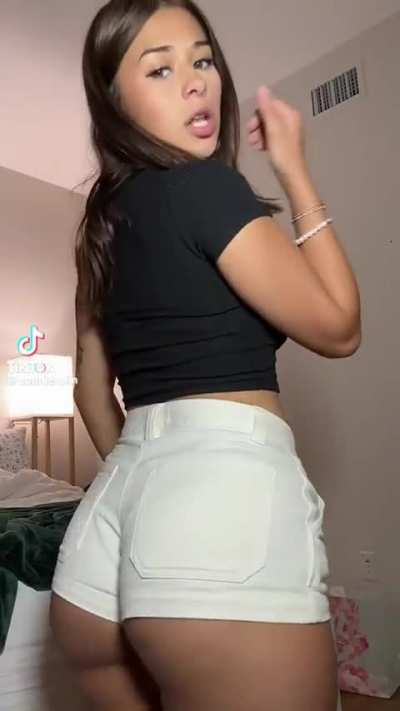 @sophieraiin