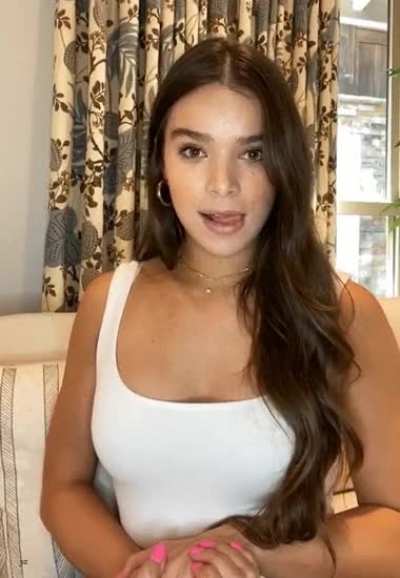 Hailee Steinfeld
