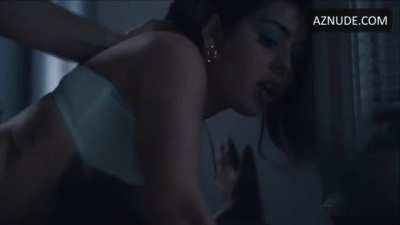 I love watching Alexa Demie taking it from behind (clip from Euphoria)