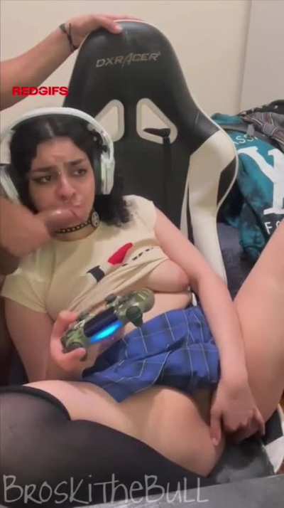My friend Gloomi is one of the sluttiest gamers I know 🎮