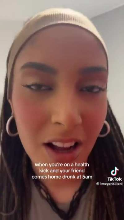 Black Crop Top (friends TikTok 18/04/2024)