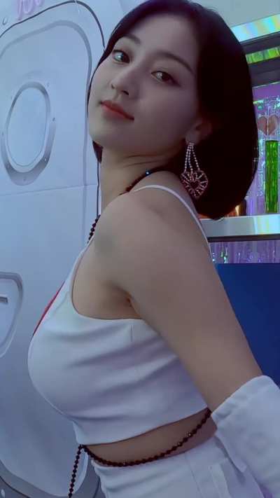 Jihyo - white sleeves, top with a red heart, close up, the booth