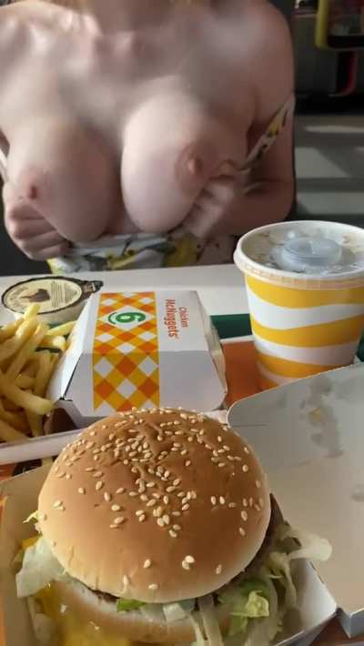 Just a 19yo exhibitionist at McDonald’s