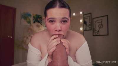 Camgirl: too big for deepthroat queen