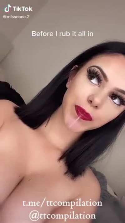 girl drool<wbr>ing🤤🤤