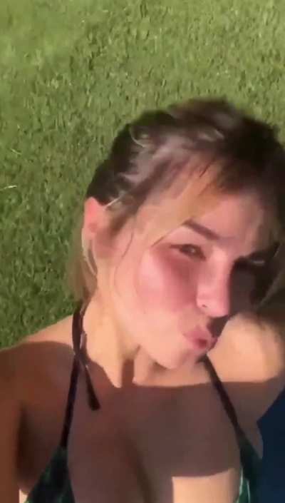Addison Rae booty