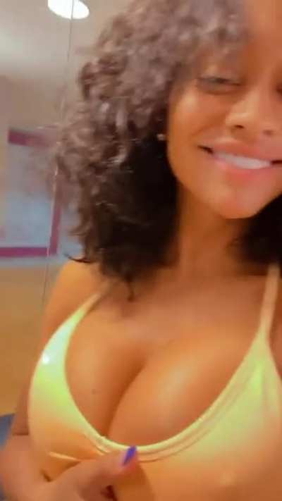 Her melons 😍