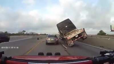 Saw this over on another subreddit, I’m not a trucker yet but what do you guys do if this happens to you?