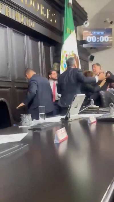 Esto se puso bueno…