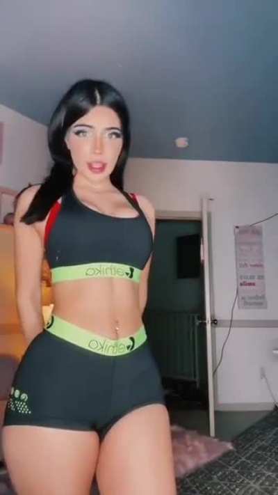 Alina<wbr>theho<wbr>ekage<wbr>. Alina Rose.