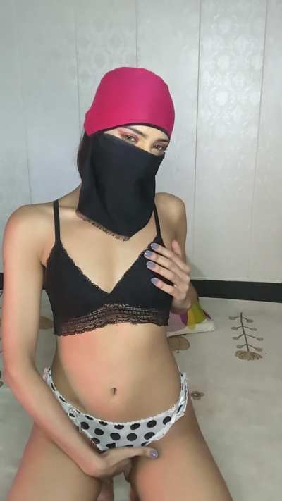 This arab hijabi is feeling naughty