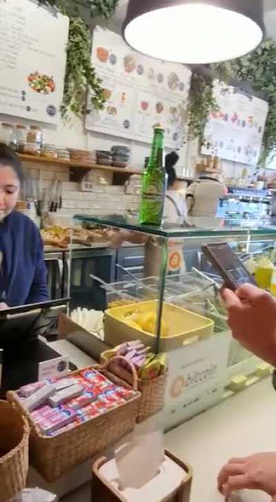 Paying for a beer using Bitcoin on Lightning - Madrid, Spain