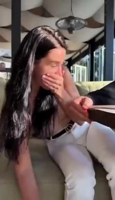 😂
