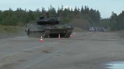 gaijin, please fix the traction issues. this is what it should look like, in case you were confused.