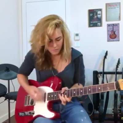 Amazing girl just feelin' that groove . She plays like a pro !