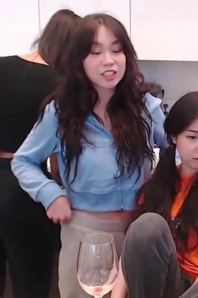 Jodi tummy