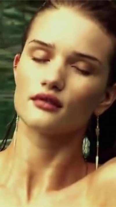 Rosie Hunti<wbr>ngton<wbr>-Whit<wbr>ley - Topless Photoshoot Vertical Edit