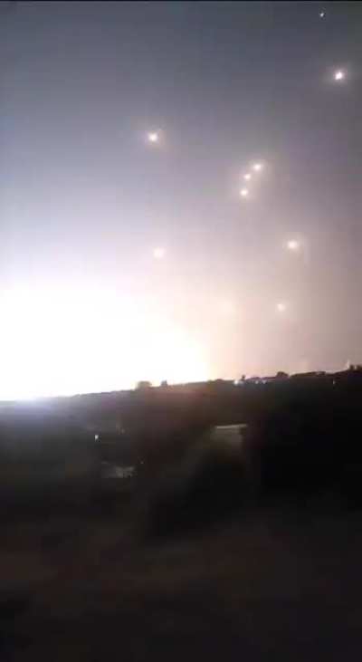Horrific sight. Iranian Ballistic Missiles bombard Israel. October 1st, 2024