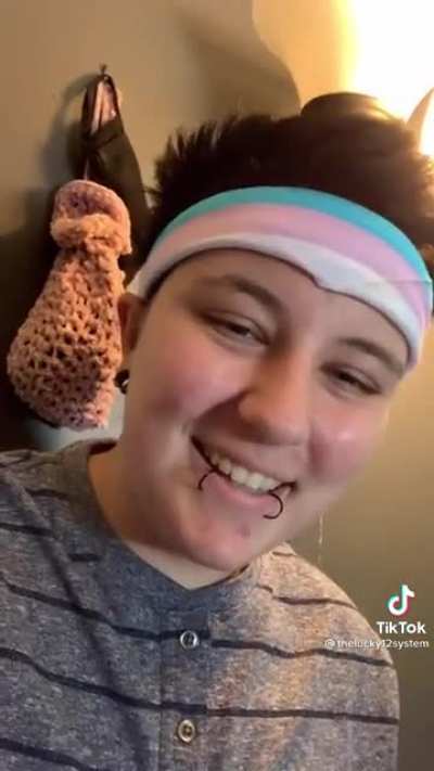 Dissociative cringe disorder